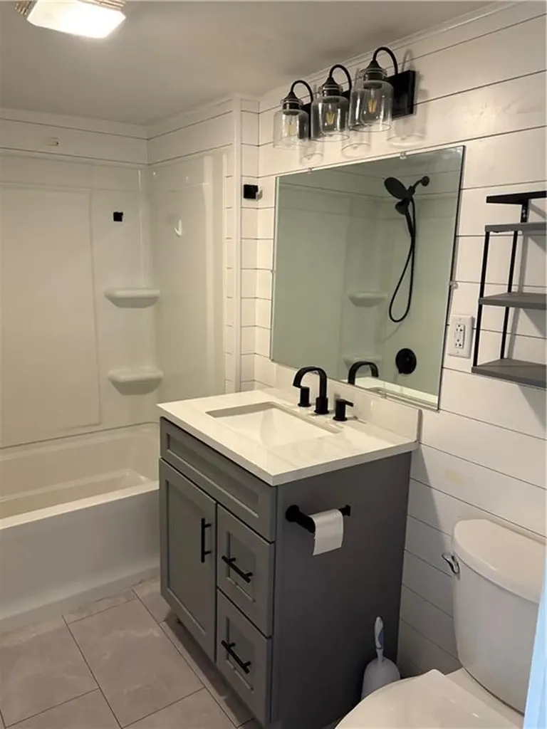 644 Elm Street Woonsocket RI 02895