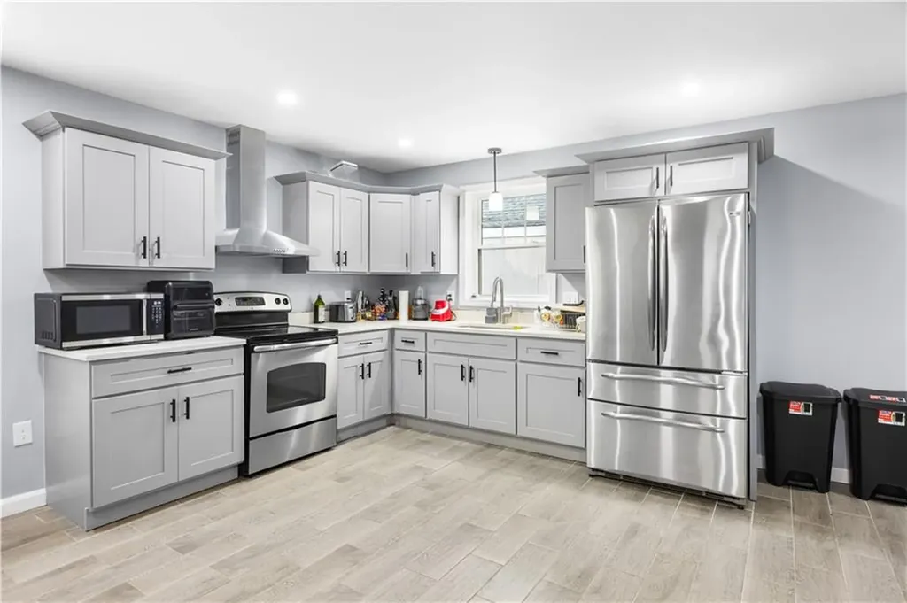 872 Branch Avenue Providence RI 02904