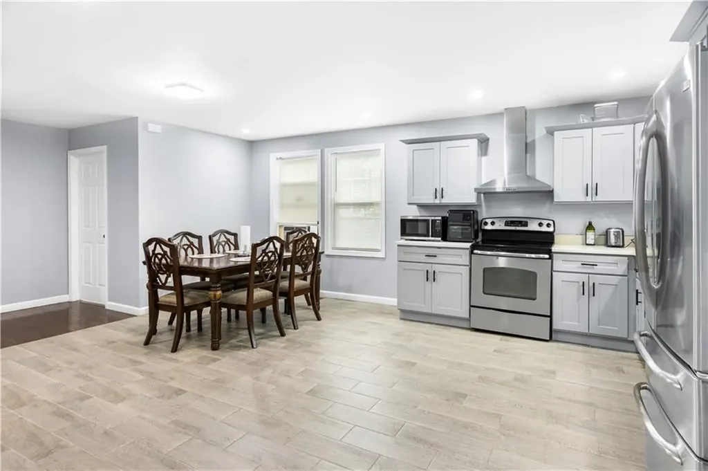 872 Branch Avenue Providence RI 02904