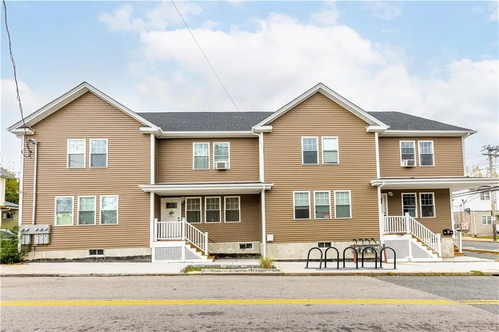 872 Branch Avenue Providence RI 02904