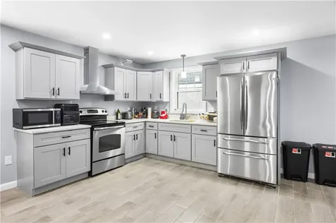 872 Branch Avenue Providence RI 02904