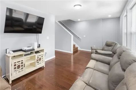 872 Branch Avenue Providence RI 02904