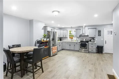 872 Branch Avenue Providence RI 02904