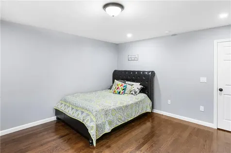 872 Branch Avenue Providence RI 02904