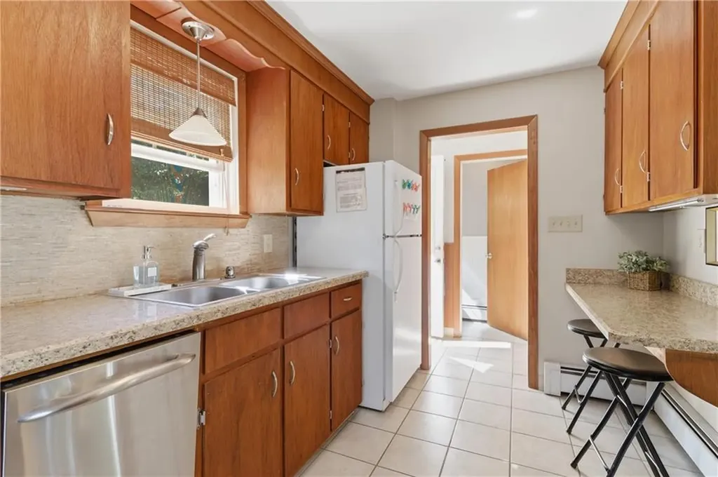 30 Hopkins Terrace Cumberland RI 02864