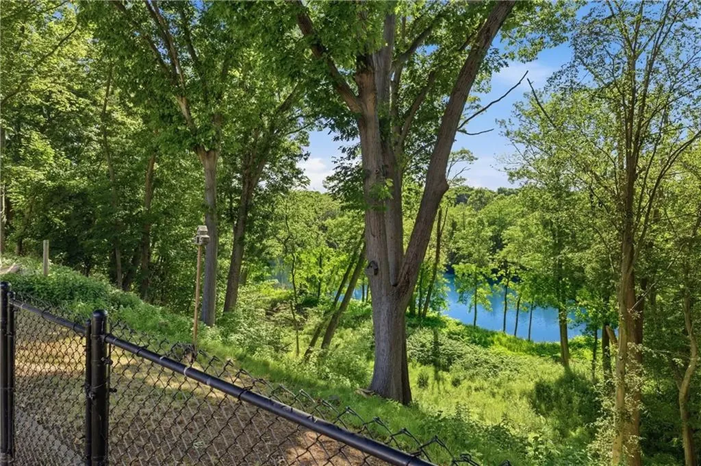 30 Hopkins Terrace Cumberland RI 02864