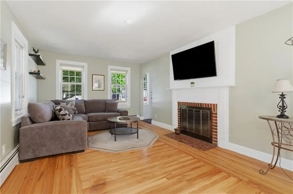 30 Hopkins Terrace Cumberland RI 02864