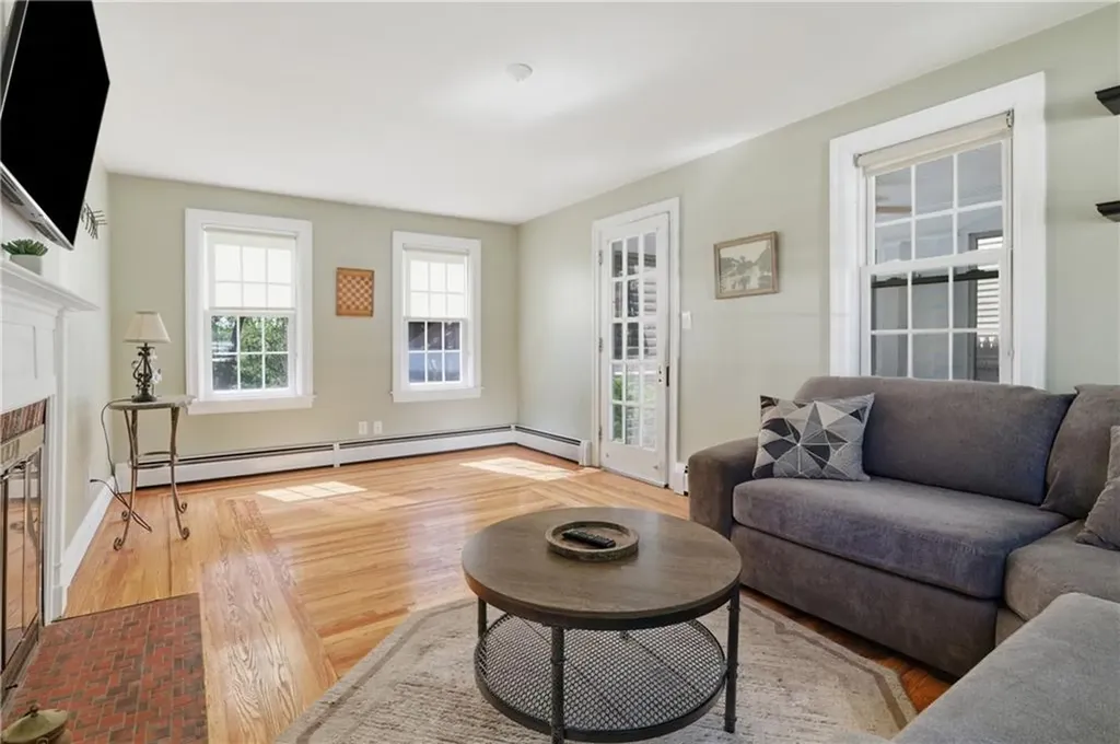 30 Hopkins Terrace Cumberland RI 02864
