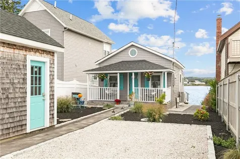 61 Green Street Portsmouth RI 02871