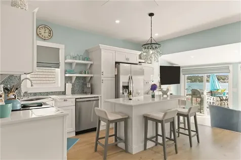 61 Green Street Portsmouth RI 02871
