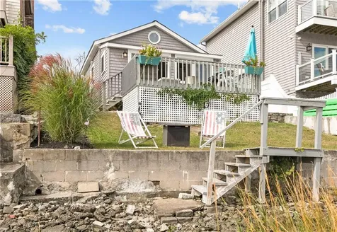 61 Green Street Portsmouth RI 02871