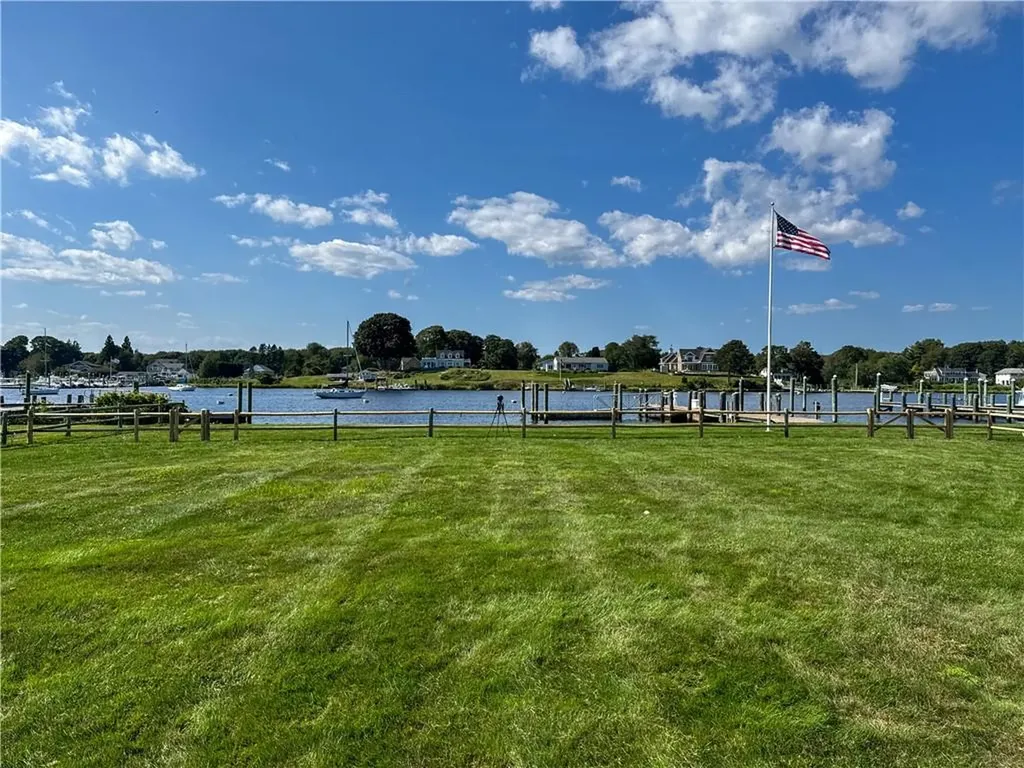 39 Avondale Road Westerly RI 02891
