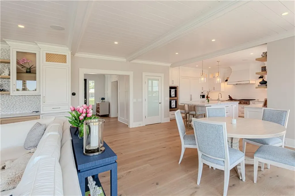 39 Avondale Road Westerly RI 02891