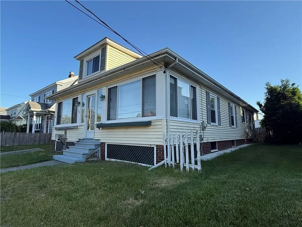 28 Richland Street Cranston RI 02910