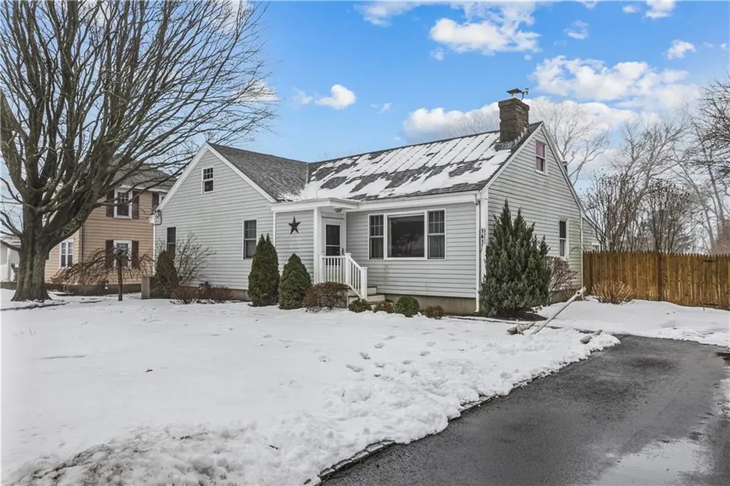 161 Mitchells Lane Middletown RI 02842