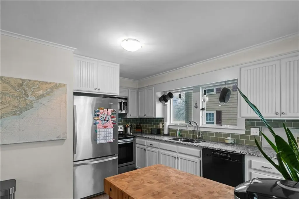 161 Mitchells Lane Middletown RI 02842
