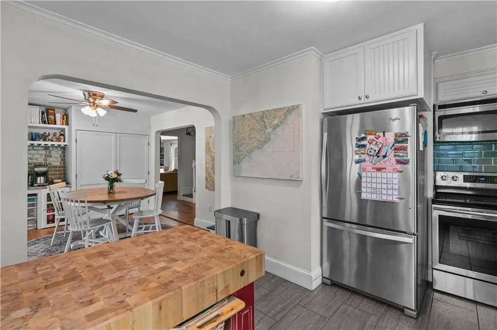 161 Mitchells Lane Middletown RI 02842