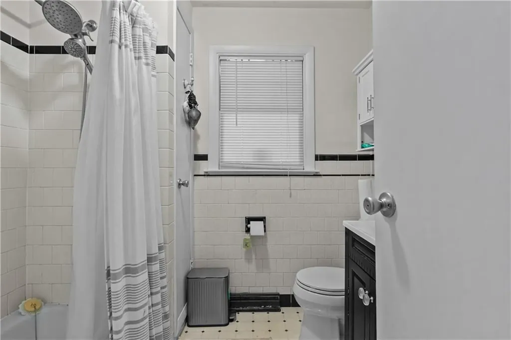 161 Mitchells Lane Middletown RI 02842