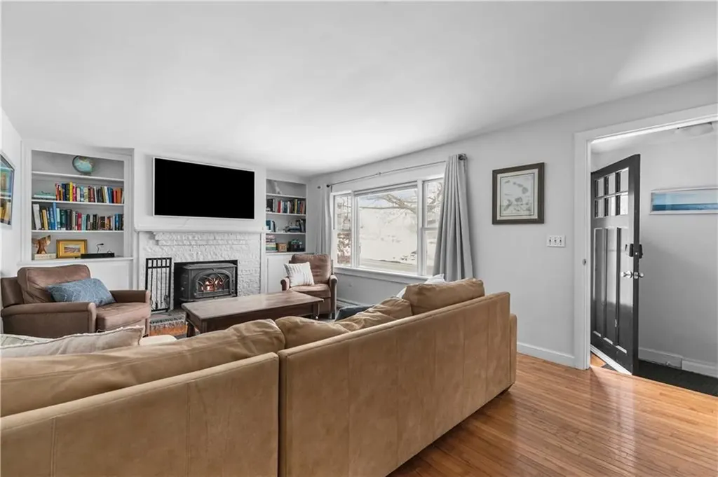 161 Mitchells Lane Middletown RI 02842