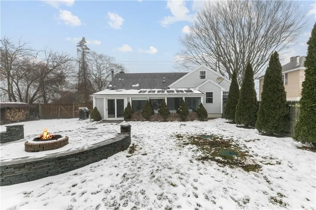 161 Mitchells Lane Middletown RI 02842