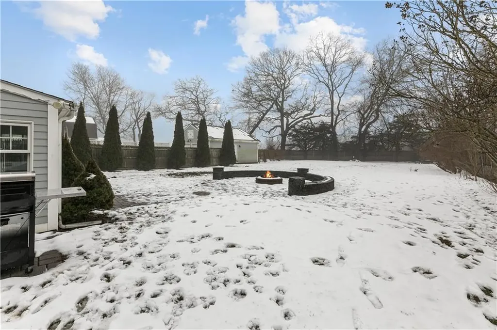 161 Mitchells Lane Middletown RI 02842