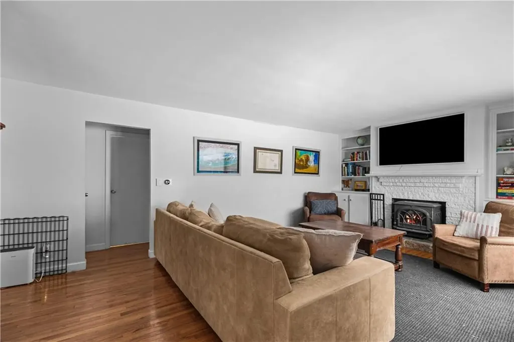 161 Mitchells Lane Middletown RI 02842