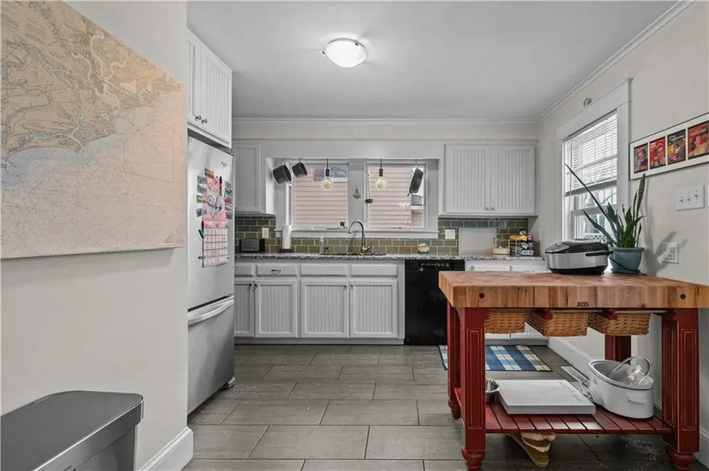 161 Mitchells Lane Middletown RI 02842