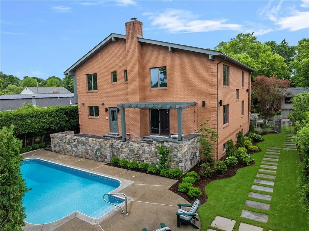 14 Maxcy Drive Providence RI 02906