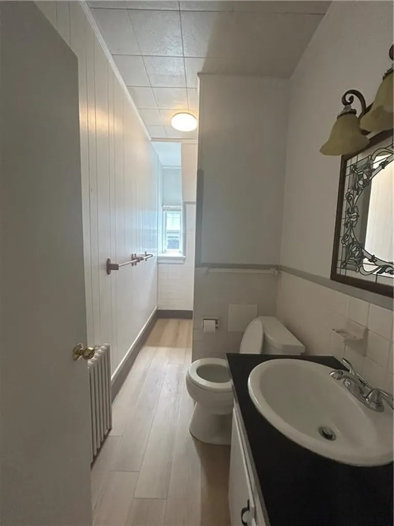 6 Sunnyside Place Newport RI 02840