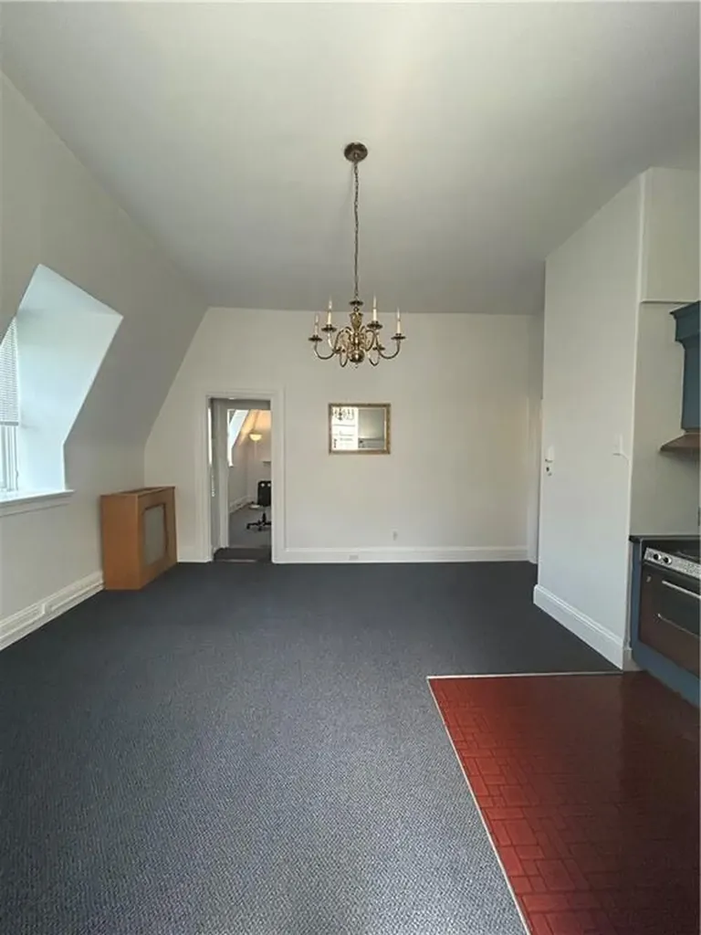 6 Sunnyside Place Newport RI 02840