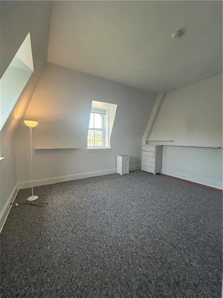6 Sunnyside Place Newport RI 02840