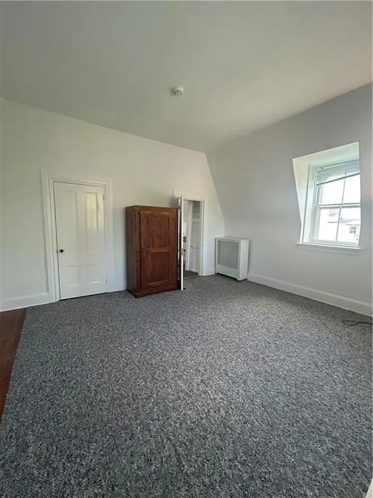 6 Sunnyside Place Newport RI 02840