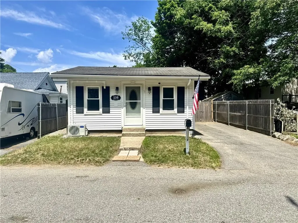116 Ardway Avenue Warwick RI 02889