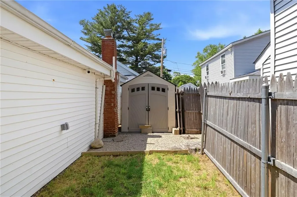 116 Ardway Avenue Warwick RI 02889