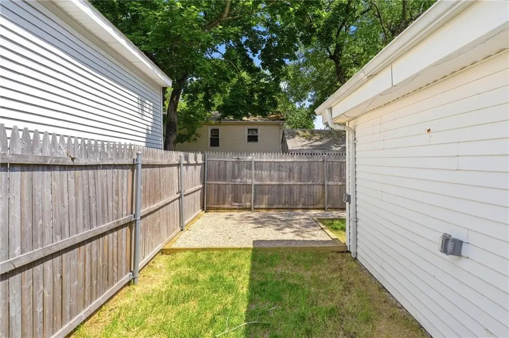 116 Ardway Avenue Warwick RI 02889
