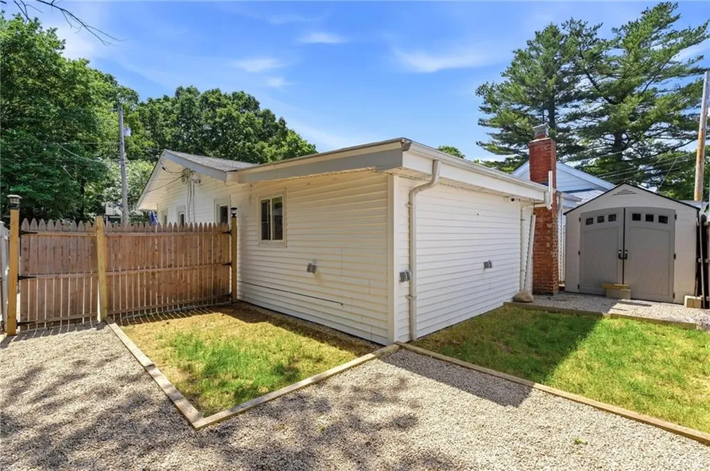 116 Ardway Avenue Warwick RI 02889