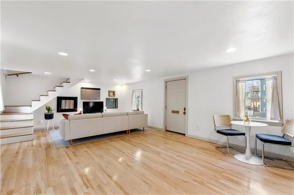 27 Padelford Street Providence RI 02906