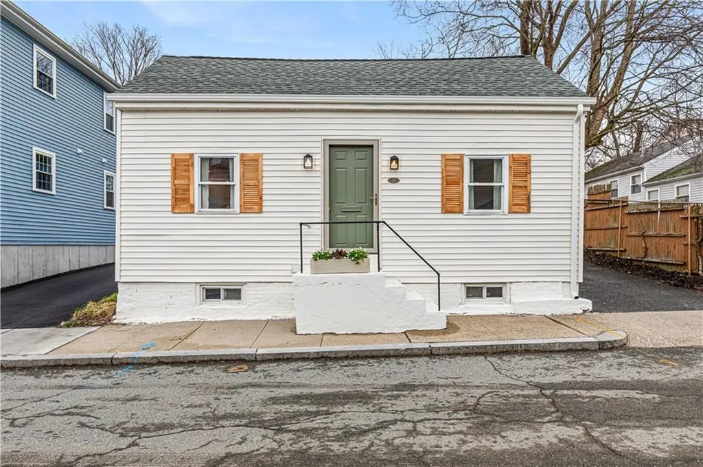 27 Padelford Street Providence RI 02906