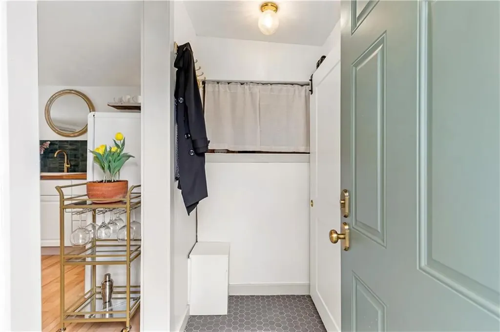 27 Padelford Street Providence RI 02906