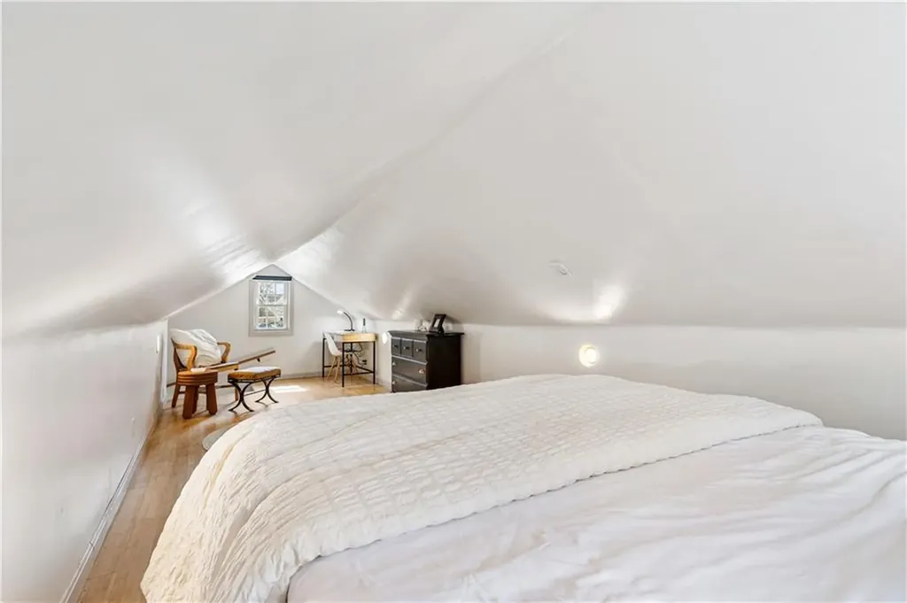 27 Padelford Street Providence RI 02906