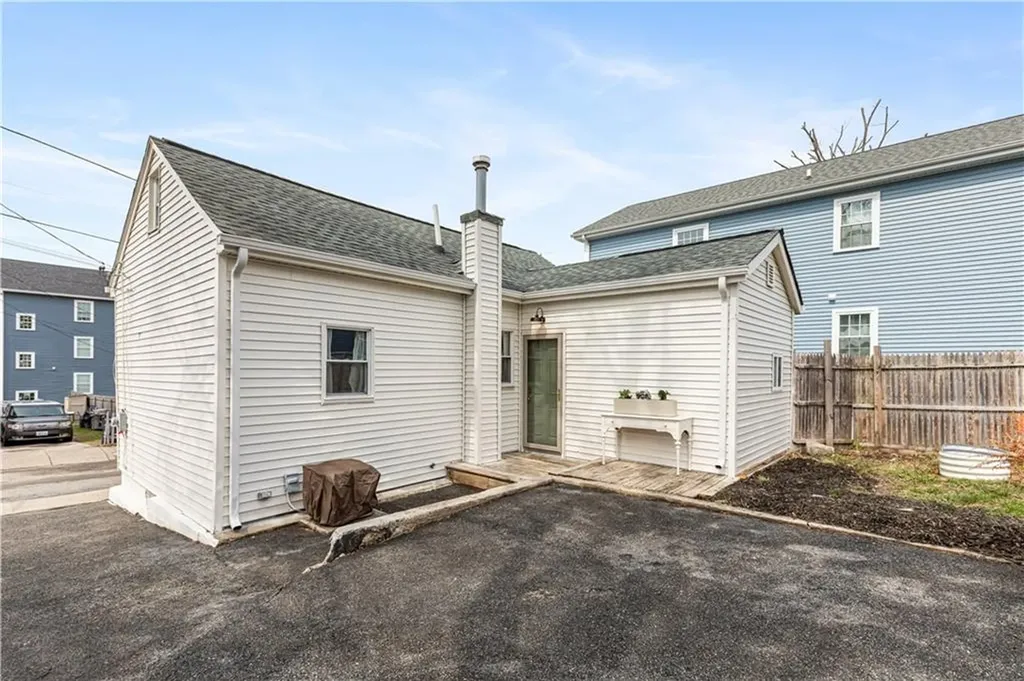 27 Padelford Street Providence RI 02906