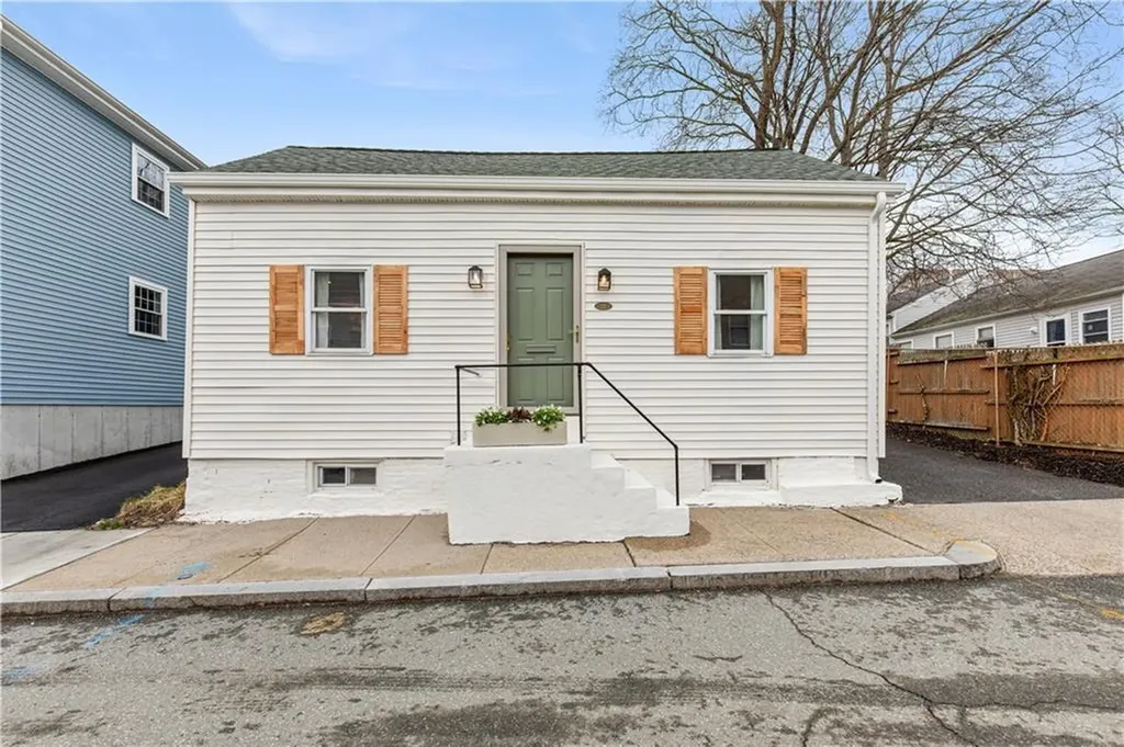27 Padelford Street Providence RI 02906