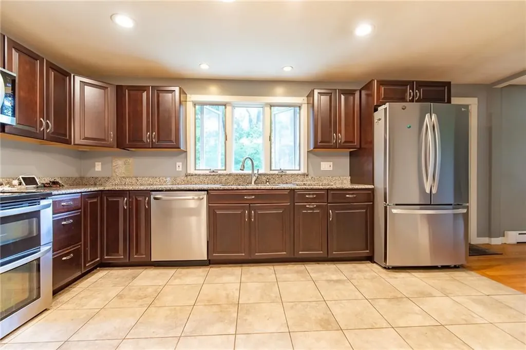 11 Country Hill Road Cumberland RI 02864