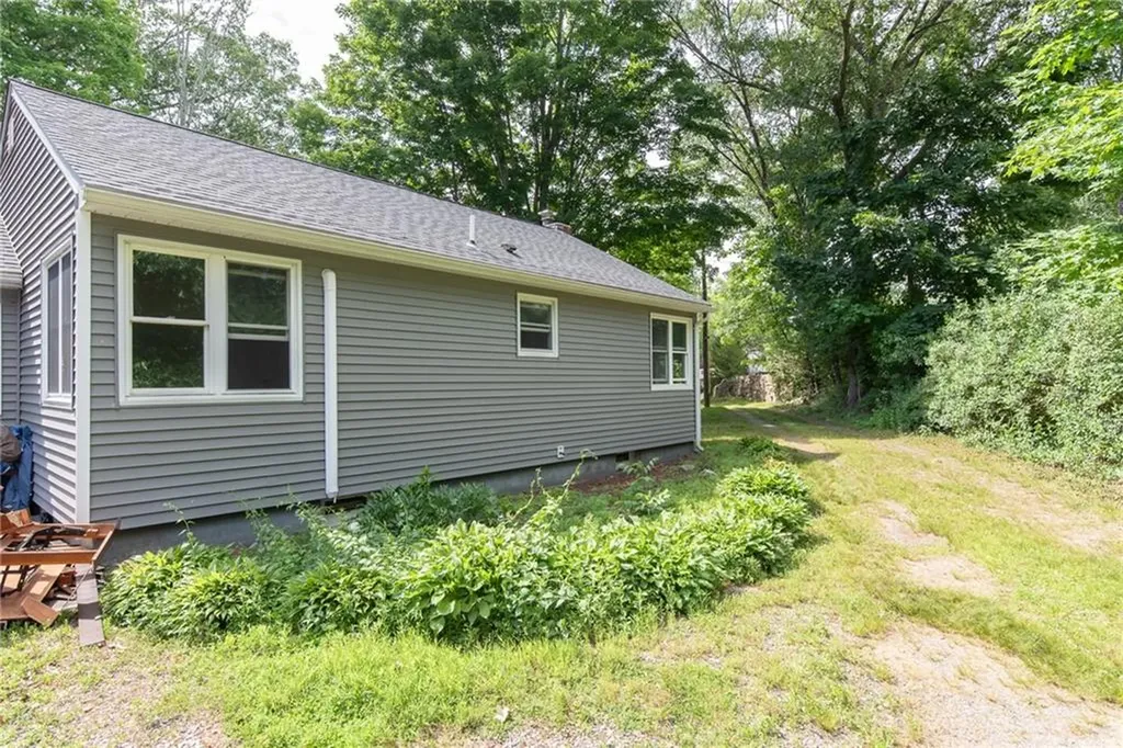 11 Country Hill Road Cumberland RI 02864