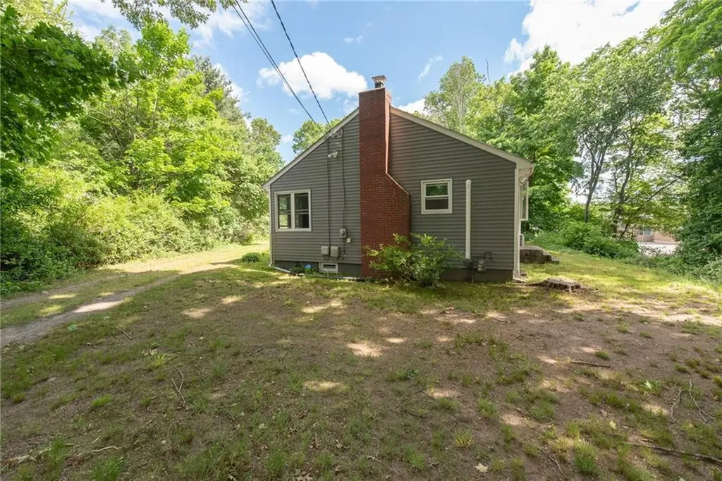11 Country Hill Road Cumberland RI 02864