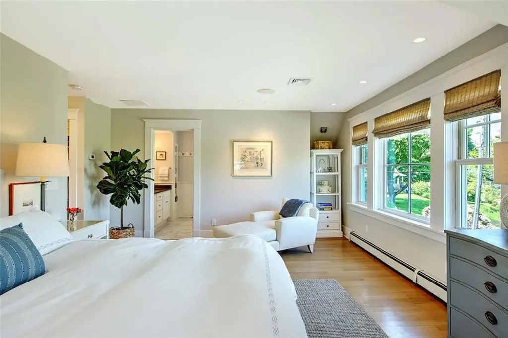 5 Curtis Road North Kingstown RI 02874