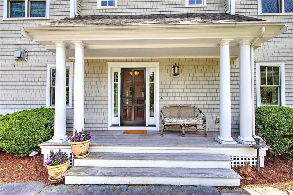 5 Curtis Road North Kingstown RI 02874