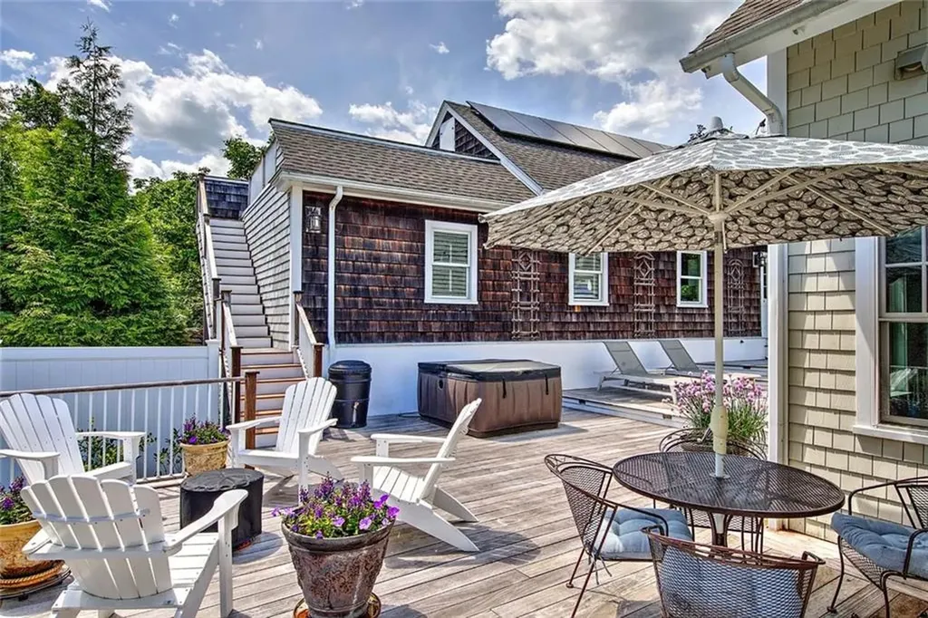 5 Curtis Road North Kingstown RI 02874