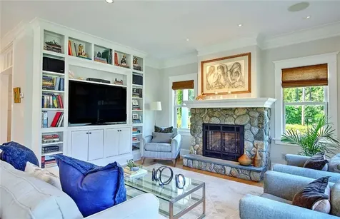 5 Curtis Road North Kingstown RI 02874