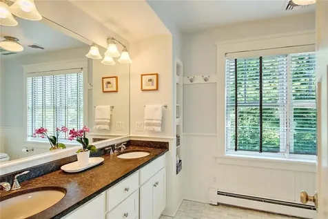 5 Curtis Road North Kingstown RI 02874